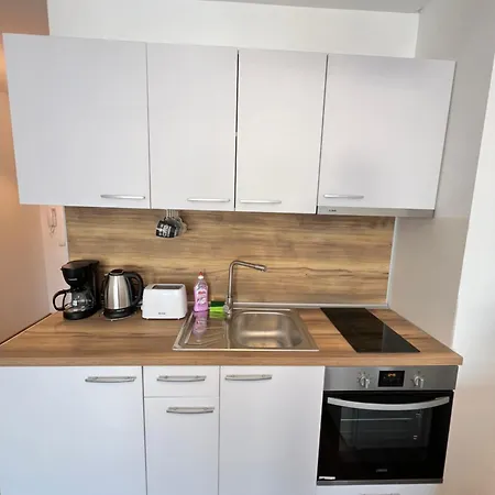 Wroclaw Colorful And Cosy Near Unss And Nsa W Wifi Apartment